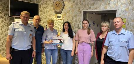 Сотрудники ОМВД России по городу Ельцу напоминают о мерах профилактики краж с банковских карт и счетов