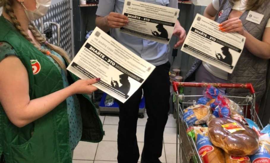 Полиция Ельца посещает магазины с профилактическими целями