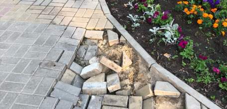 Сквер Харченко в Ельце превратился в опасный объект благоустройства