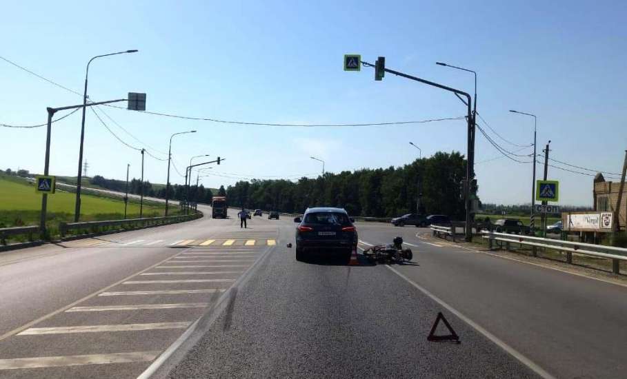 В Елецком районе на трассе М4 «Дон» мотоциклист получил травмы после столкновения с иномаркой