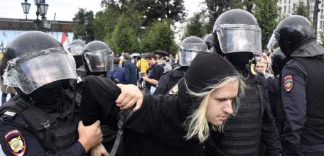 Штрафы за неповиновение сотрудникам полиции и силовых органов во время массовых уличных мероприятий увеличены