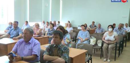 Местное отделение партии «Единая Россия» отчиталось о своей работе перед депутатским корпусом