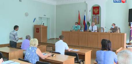 На 44-й сессии депутаты внесли изменения в городской бюджет на 2021 год и плановый период 2022 и 2023 годов