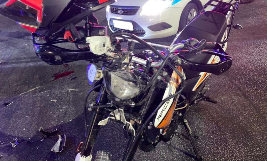 ДТП в Ельце: ВАЗ и мотоцикл столкнулись на светофоре