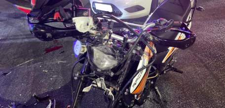 ДТП в Ельце: ВАЗ и мотоцикл столкнулись на светофоре