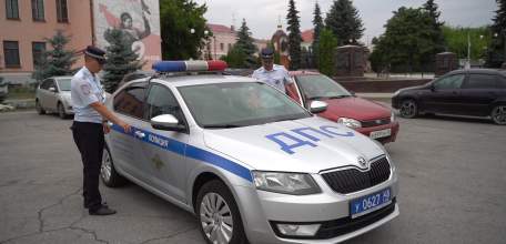 Ельчанка поблагодарила за отзывчивость сотрудников ГИБДД