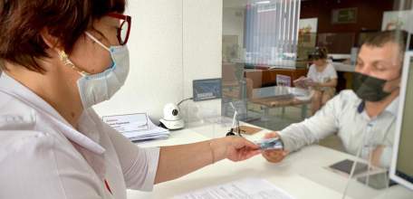 Льготники Липецкой области получат кешбэк при оплате проезда банковской картой