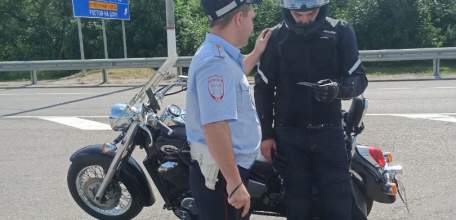 В Елецком районе сотрудники ГИБДД проводят беседы с владельцами двухколесного транспорта