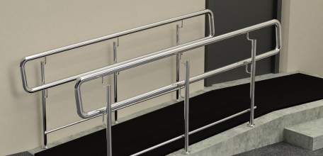 Прокуратура Елецкого района провела проверку по жалобе инвалида-колясочника на отсутствие надлежащим образом обустроенного входа в здание районной больницы