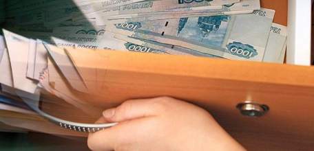 В Ельце обокрали пенсионера в собственной квартире