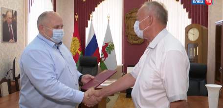 Верен воинскому долгу и Родине: председатель Елецкого городского Совета ветеранов войны и труда Александр Бурцев отметил 70-летие