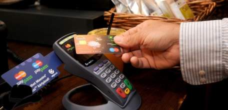 Елецкие полицейские раскрыли кражу денежных средств с банковской карты