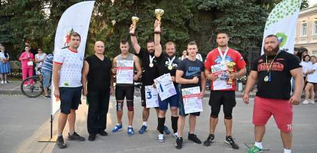 В Ельце выбрали самого сильного человека