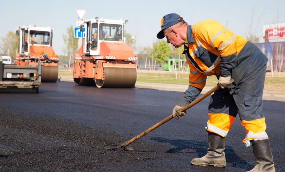 Заключены контракты на ремонт 36 объектов нацпроекта «Безопасные качественные дороги» 2022 года