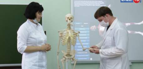 Студенты в белых халатах: в ЕГУ им. И.А.Бунина начал работу медицинский факультет