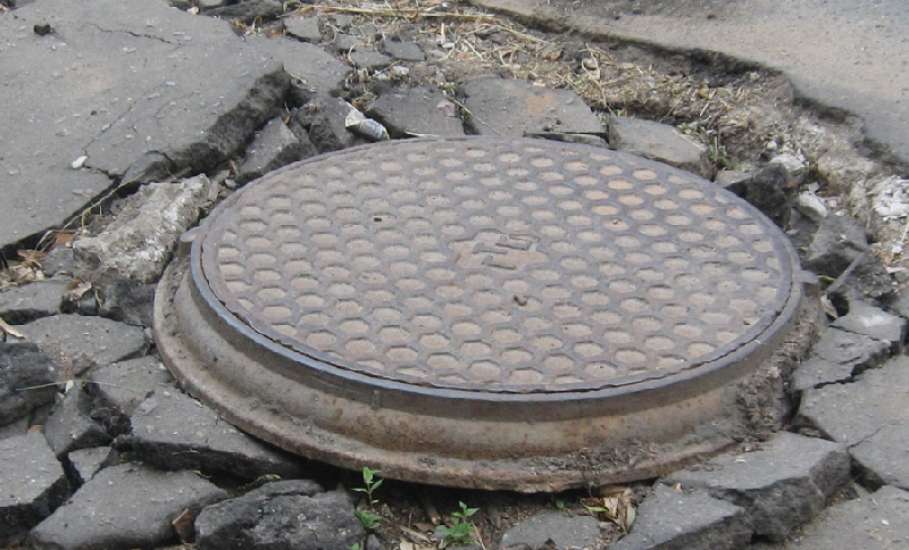 По требованию прокуратуры ОГУП «Елецводоканал» обеспечит безопасное состояние канализационных колодцев
