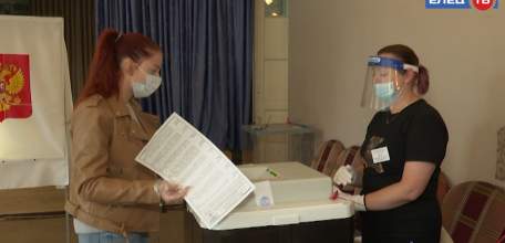 Иногородние студенты ЕГУ имени И.А. Бунина воспользовались возможностью проголосовать по месту нахождения