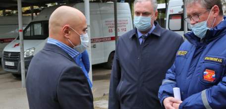 Игорь Артамонов сообщил о введении новых выплат работникам скорой помощи