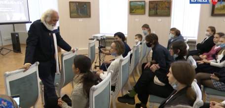 Мир через континенты: в музее воинской славы ельчане встретились с гостем из Гондураса Ферруфино Консепсьон