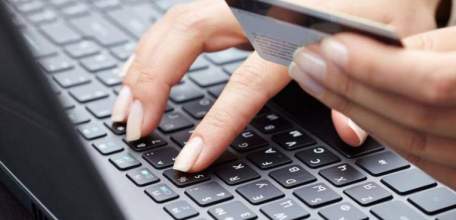 Почти на миллион рублей обманули ельчанку интернет-мошенники