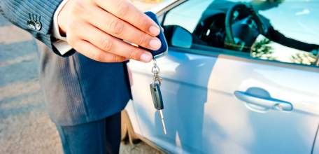 Мошенник обманул гражданина при покупке автомобиля