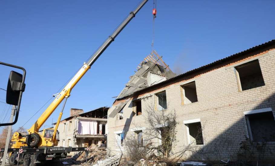 Начался демонтаж обрушившегося дома в Елецком районе