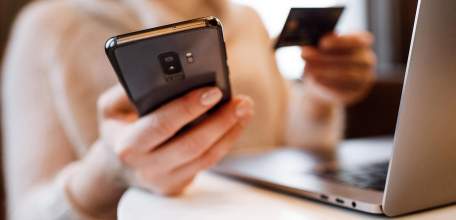 Ельчане попались на обман лжесотрудника банка и на сайте бесплатных объявлений