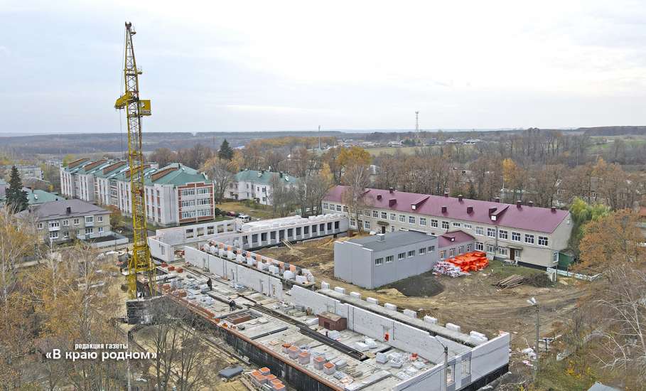 В Елецком районе продолжается активное строительство нового корпуса №2 школы п. Ключ жизни