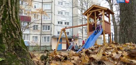 Первая из 11: новые спортивные и детские площадки появятся на внутридомовых территориях города