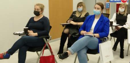 «Мама-предприниматель»: ельчанки принимают участие в федеральной образовательной программе по развитию женского предпринимательства