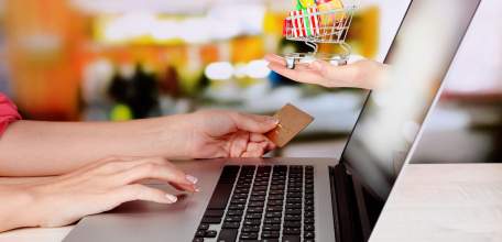 Ельчанку обманули интернет-мошенники