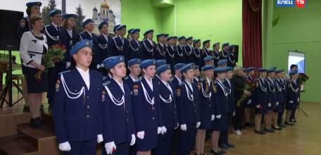 В полку кадет ВДВ прибыло: в школе №12 приняли присягу 58 школьников