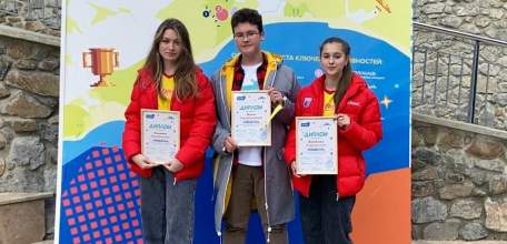 Школьницы из Липецкой области на «Большой перемене» получили по 1 млн рублей на образование