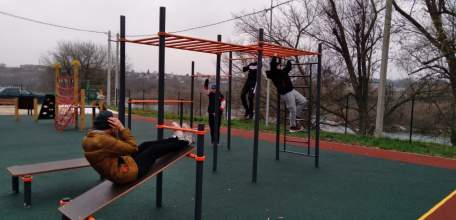 В МБОУ ООШ с. Лавы готовится к открытию современная спортивная площадка