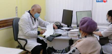 Снова в строю: на помощь коллегам в поликлинику №2 вернулись врачи-пенсионеры