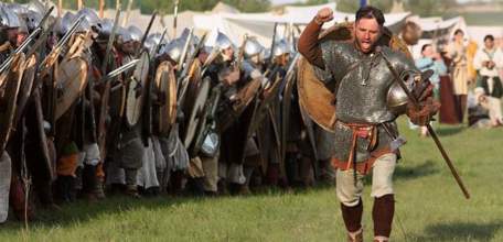 Боевые галереи строят елецкие реконструкторы для зрителей «Русборга»-2022