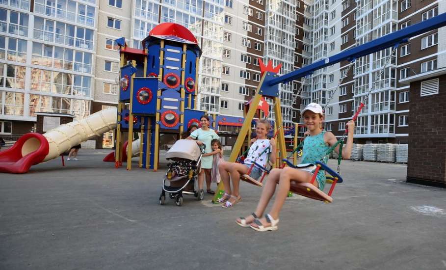 Современные детские игровые площадки строятся в Липецкой области