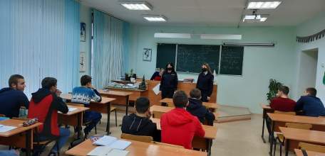 В Ельце сотрудники полиции продолжают проводить мероприятия  в студенческих аудиториях