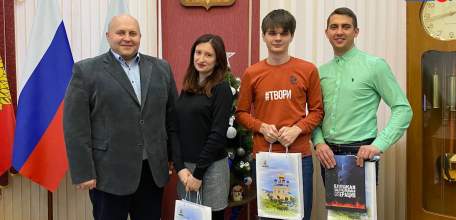 «#МыВместе» у главы города: Евгений Боровских провёл встречу с елецкими финалистами международной премии