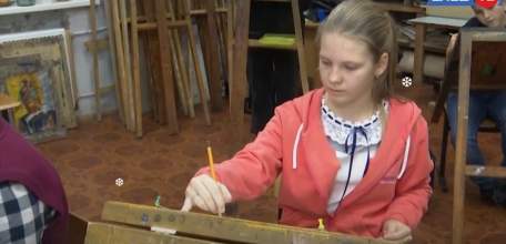 Из «Артека» в «Сириус»: юная художница Вероника Колесникова провела смену во всероссийском образовательном центре