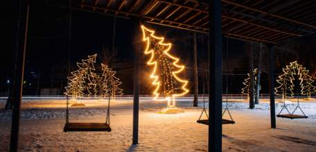 Новогоднее настроение: в Ельце украсили парки и скверы