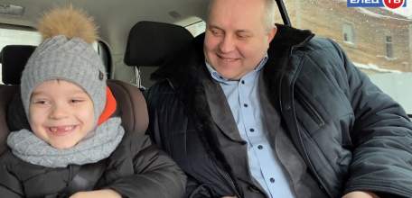 Прокатиться с главой на машине: исполнилось новогоднее желание Савватея Садомцева