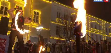 Огненное шоу на площади Ленина стало кульминацией новогодних праздников в Ельце