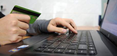 Ельчанина обманули на крупную сумму банковские мошенники