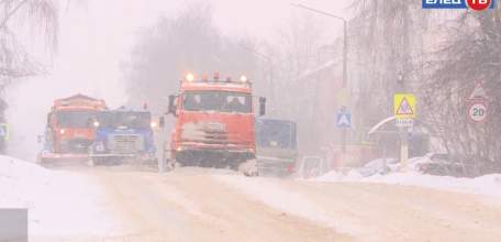В Ельце устраняют последствия снегопада