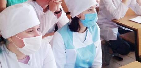 Игорь Артамонов побывал в Елецком медицинском колледже