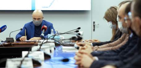 Игорь Артамонов потребовал штрафовать недобросовестные управляющие компании