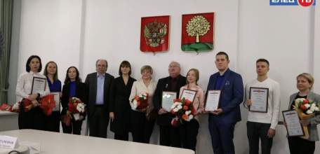 Глава Липецкой области Игорь Артамонов наградил лучших учёных региона