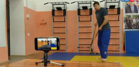 &laquo;Если вы в своей квартире&raquo;: юные спортсмены Ельца продолжают свои тренировки в дистанционном режиме