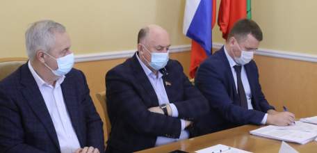 Дополнительные средства на аварийное жилье, новые школы и выплаты врачам